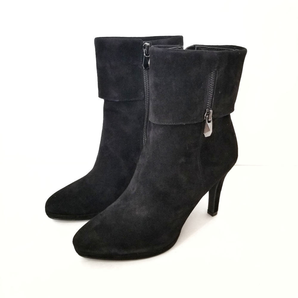 NEW Tahari Gabe Black Suede Booties Ankle Boots